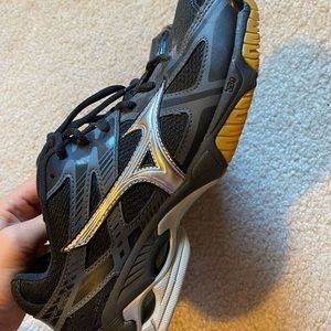 Mizuno volleyball shoe